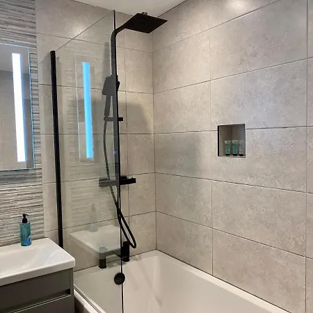 Eden Retreats Serviced Apartments Моркам Экстерьер фото