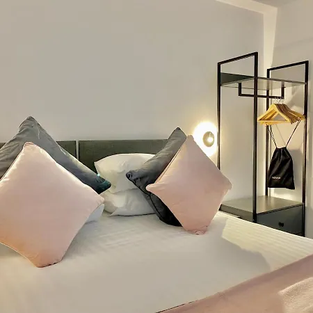 Eden Retreats Serviced Apartments Моркам Экстерьер фото