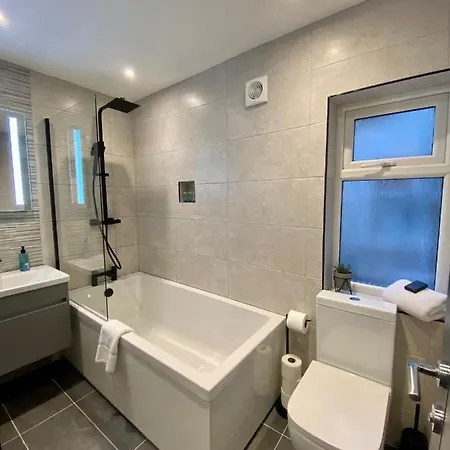 Eden Retreats Serviced Apartments Моркам Экстерьер фото